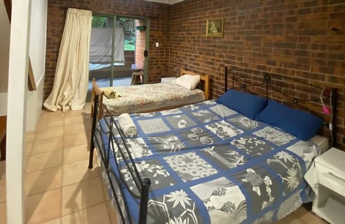 Cannonvale Apartamento | Spacious granny flat on the ground floor, close to shops, beaches, town centre.