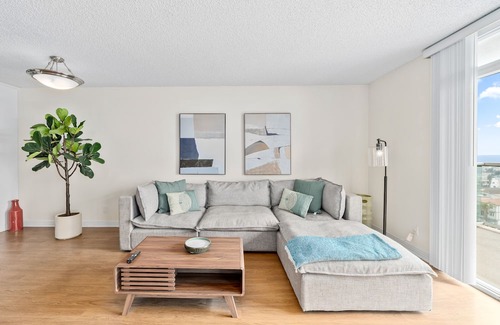 Marina del Rey Apartamento | OceanView 3BR 2BA Condo: Your Serene Cloud Getaway