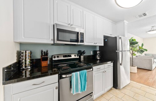 Marina del Rey Apartamento | OceanView 3BR 2BA Condo: Your Serene Cloud Getaway