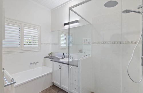 Cooroibah Casa | NEW | feature packed haven on 2 acres; swim up bar pool, fire pit, games room