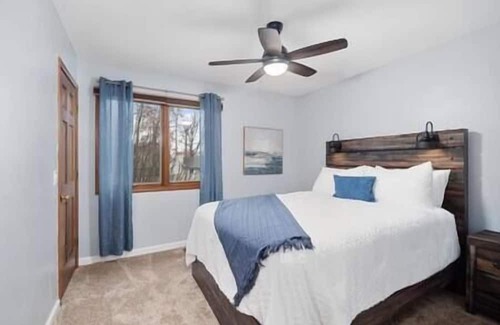 Fort Wayne Casa | Spacious Home near Parkview and Dupont Hospital