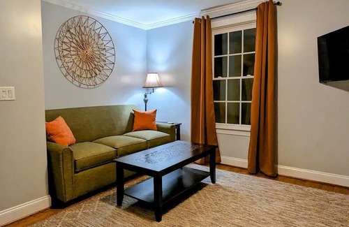 Rome Casa | Walk downtown from Lumpkin Hill!