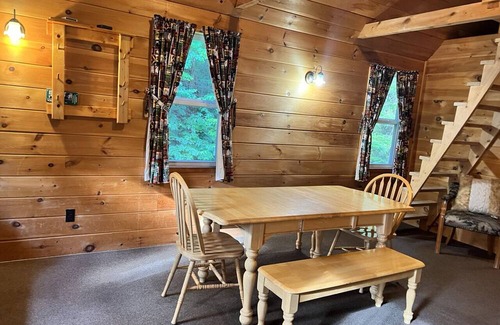 The Forks Cabina | Cabin fully equipped, trails on site, centrally located, snowmobiling, rafting