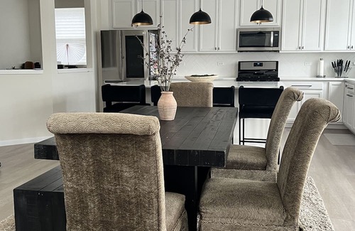 Fox Valley Casa | Suburban Bliss in One of Chicago's BEST Suburb, Naperville