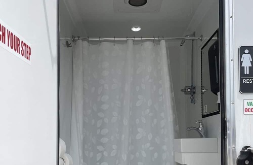 Sandusky Alquiler De Eote | Escape on the Water-Tiny Houseboat @ SoLSTAY Resort