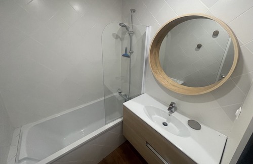 Le Canon Apartamento | Apartment 'Appartement Terrasse Ref46' with Shared Pool, Private Terrace and Wi-Fi