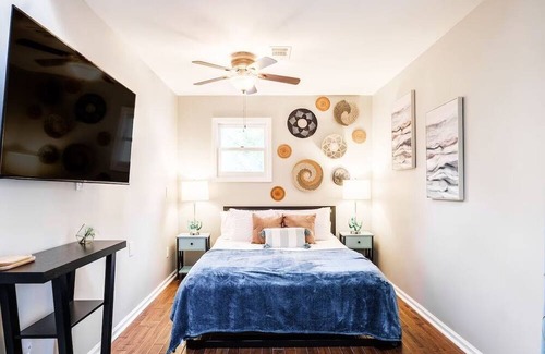 Waleska Casa | Lakefront -Heated Pool -EV Charger -Private Dock -Fire Pit -Kayaks -Game Room