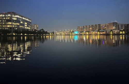 The Woodlands Apartamento | "Escape to Serenity: Your Waterfront Retreat in Hughes Landing, The Woodlands"
