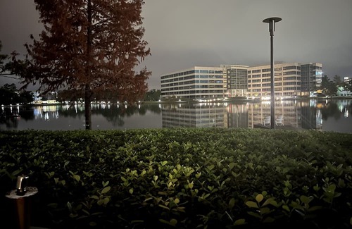 The Woodlands Apartamento | "Escape to Serenity: Your Waterfront Retreat in Hughes Landing, The Woodlands"