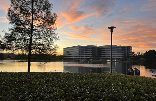 The Woodlands Apartamento | "Escape to Serenity: Your Waterfront Retreat in Hughes Landing, The Woodlands"