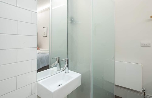 Campden Apartamento | Twin bed Kensington Studio, 5mins to Kensington Palace & 10mins to Portobello Rd