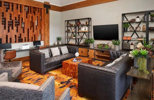 The Highlands Casa | Fresh SNOW! Exquisite Upscale Oasis · Ski Resort