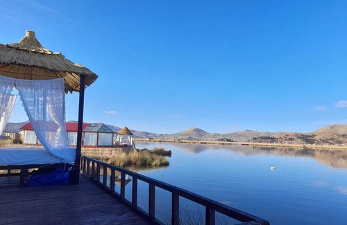 Puno Cabina | Uros Suma Inti Lodge se Encuentra en las Islas de los Uros. Vive un día Magico