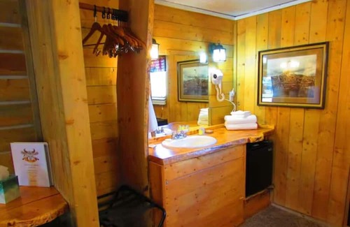 Dubois Cabina | Unit Room 108