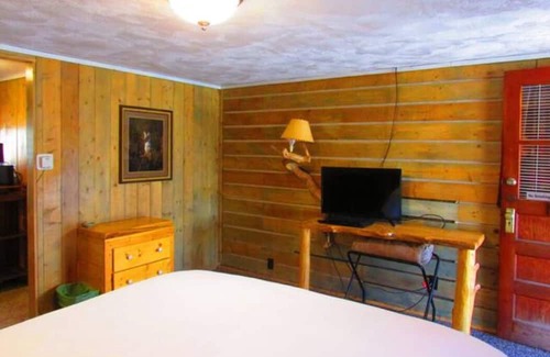 Dubois Cabina | Unit Room 108