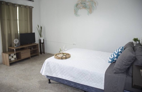 La Libertad Apartamento | Coastal Bliss: Stunning View Beachfront Gem