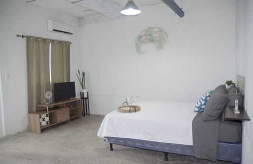 La Libertad Apartamento | Coastal Bliss: Stunning View Beachfront Gem