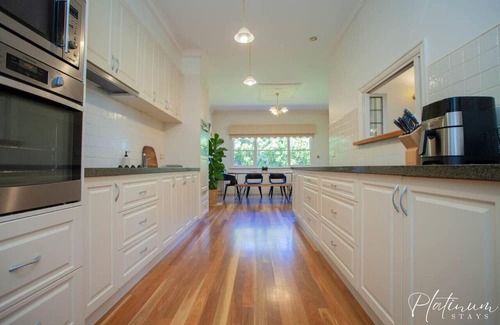 Ballarat North Casa | Timeless Elegance on Norman