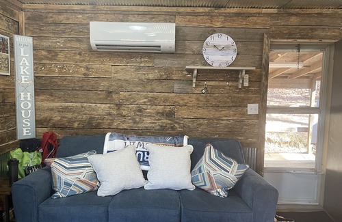 Tie Plant Cabina | Rustic Lake-house Cabin in the heart of Grenada Lake. 1.5 miles to boat landing.
