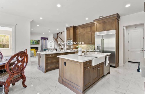 Lake Forest Casa | Stunning Retreat on Swift #41745