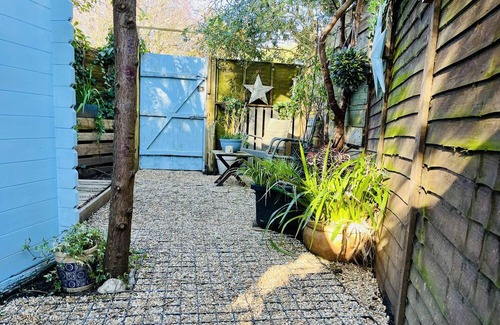 Felpham Cabina | Beautiful Cosy Garden Cabin, 5min walk to beach