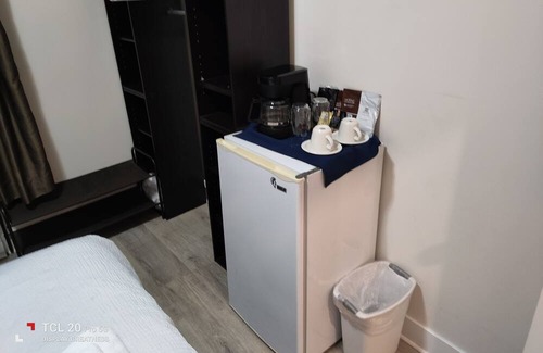 Saanich Cama Y Desayuno | Sweet House b & b on uptown of Victoria Room 2. (Saanich licence No:18707)