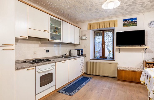 Segonzano Casa | Apartment In A Hotel 'Valentina Val Di Cembra' with Mountain View, Balcony and Wi-Fi