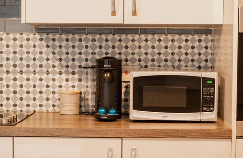 Tarvin Casa | Spacious and stylish accommodation - sleeps 15