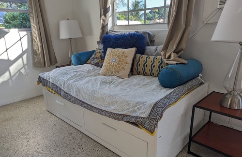 Mango Groves Cabaña | Downtown Lake Worth Beach Casita