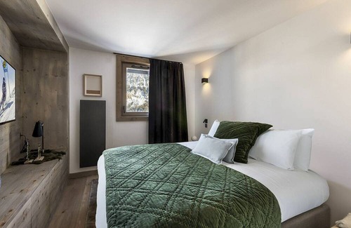 Courchevel Villa | Apartment Un - Four Bedroom Villa, Sleeps 10