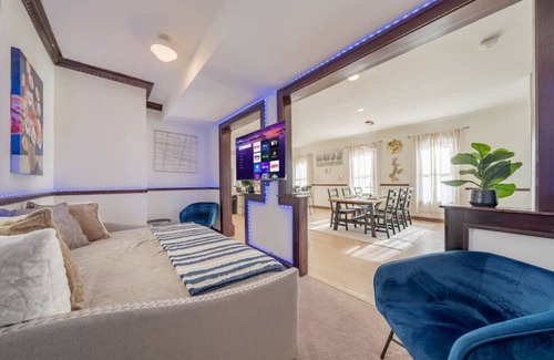 Brewers Hill Casa | Modern 2BR Gem: Stylish Retreat