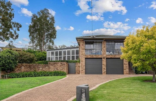 Lake Macquarie City Council Casa | Entire House Lakeside, panoramic water views, private Pool, 500m to boat ramp