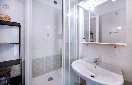 Saint Michel - Mairie Apartamento | Apartment-Private Bathroom