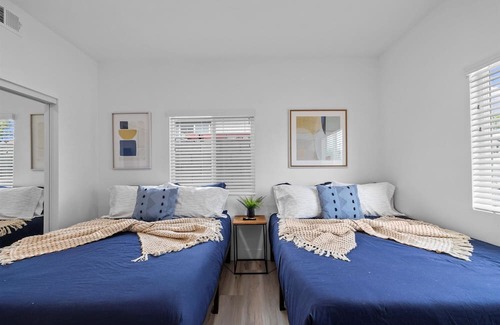 Placentia Casa | Brand New Build, Sleeps 20, Close to Disney, Angels Stadium, Honda Center
