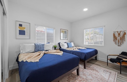 Placentia Casa | Brand New Build, Sleeps 20, Close to Disney, Angels Stadium, Honda Center