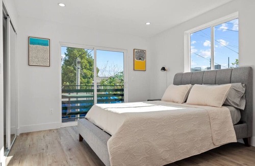 Vernon Casa | Home in Arts District w/ Parking