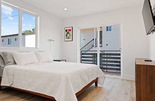 Vernon Casa | Home in Arts District w/ Parking