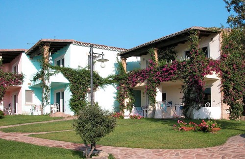 Porto Rotondo Apartamento | Lovely apartment for 2 guests with WIFI, pool, A/C, TV, terrace, pets allowed and parking