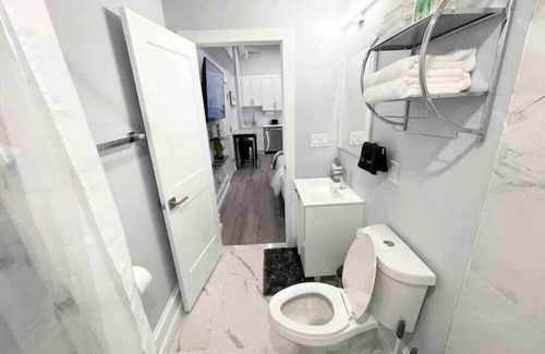 South Philadelphia West Apartamento | ✨LUXURY STUDIO✨Near Univ. City, Airport & Stadiums