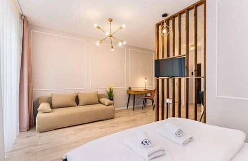Vladeni Condominio | UNO Gardens with City-view Studio ❤