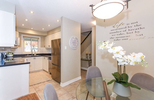 Ottawa Division Casa | Elegant and private - 3 beds, 2.5 baths - Nepean
