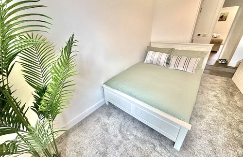 Poole Apartamento | Contemporary Charm by the Quay with Garden