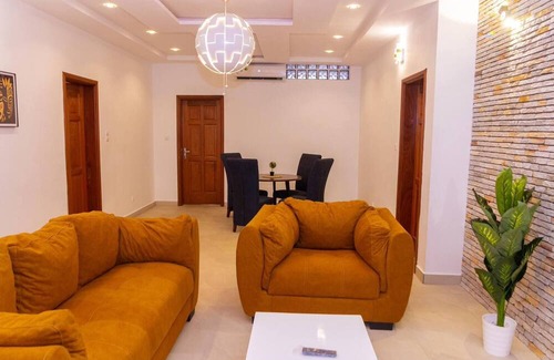 Littoral Department Casa | House 5 Mins From the Beach, 15 Mins From the Airport
