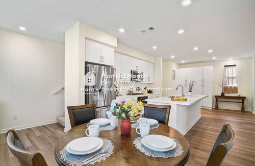 Chino Casa | The Palace on Traveller #41405