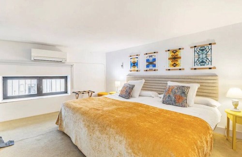 Jeronimos Condominio | The Loft at Retiropark-city Center- Museum Area