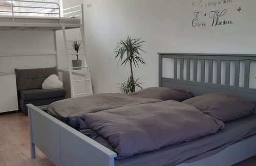 Alt Molln Apartamento | Helle Freundliche Ferienwohnung mit Tischtennisplatte, Kicker und Kleinem Garten