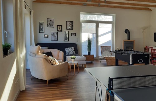 Alt Molln Apartamento | Helle Freundliche Ferienwohnung mit Tischtennisplatte, Kicker und Kleinem Garten