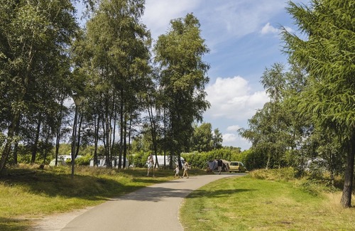 Wilsum Alquiler De RV | Your traditional, elegant, luxurious or ultramodern caravan can be connected to a water connection, but also a waste water drain at the comfort camping site.