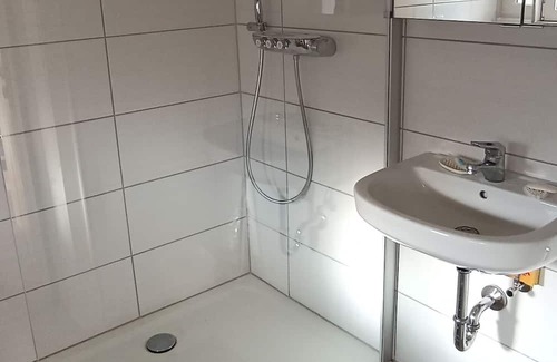Duhren Casa | Entspanne Dich mit der Ganzen Familie in Dieser Friedlichen Unterkunft