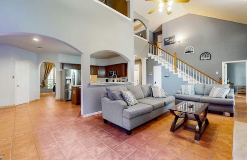 Memorial Parkway Casa | Spacious, Cozy Pool Home: Prime Location...Katy, TX...mins away from everything!